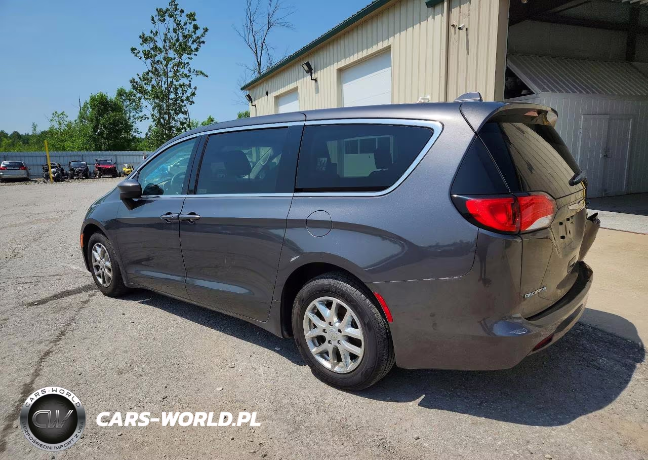 2017 Chrysler Pacifica Touring VIN:2C4RC1DG2HR552385 - 2