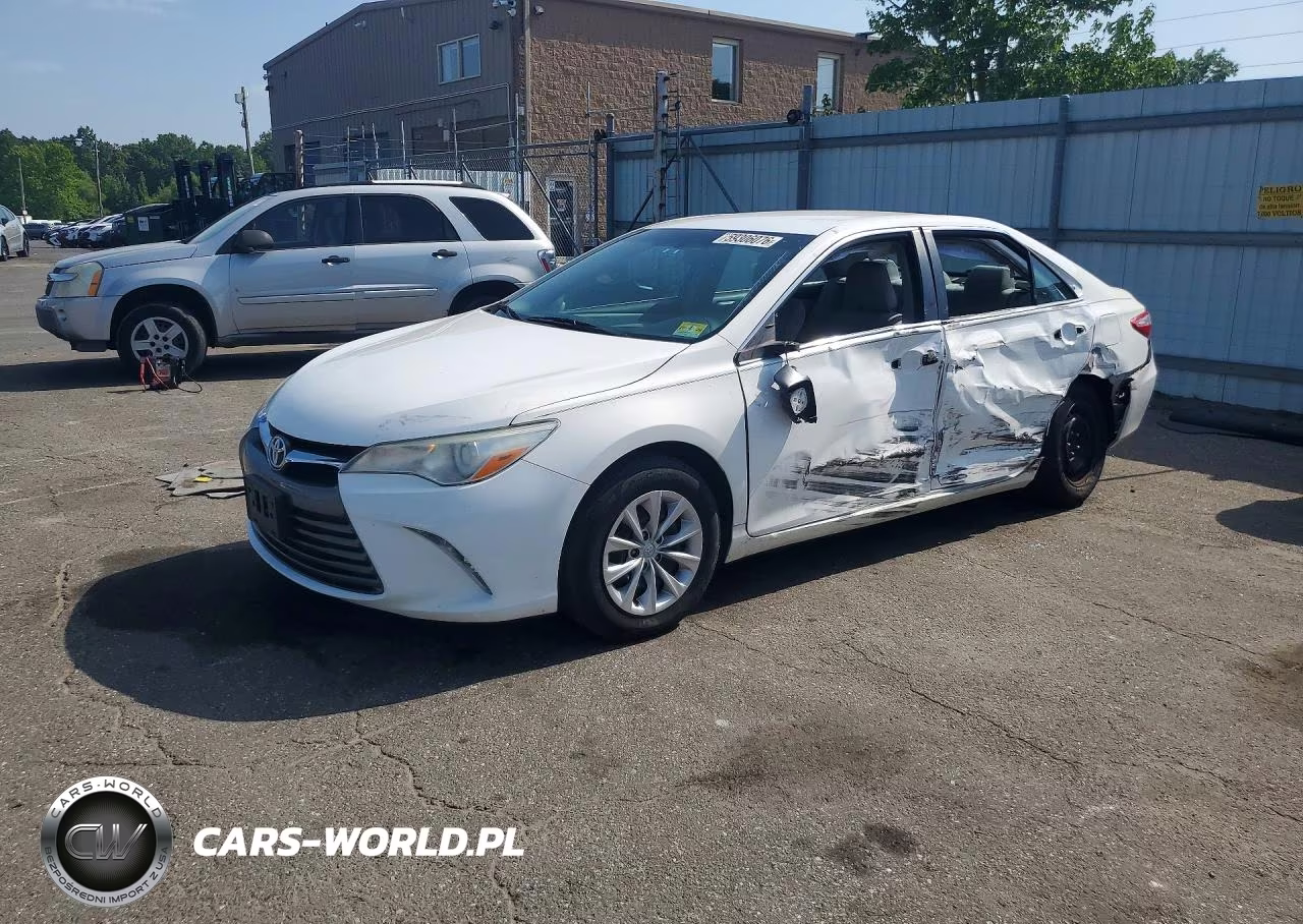 2015 Toyota Camry Le