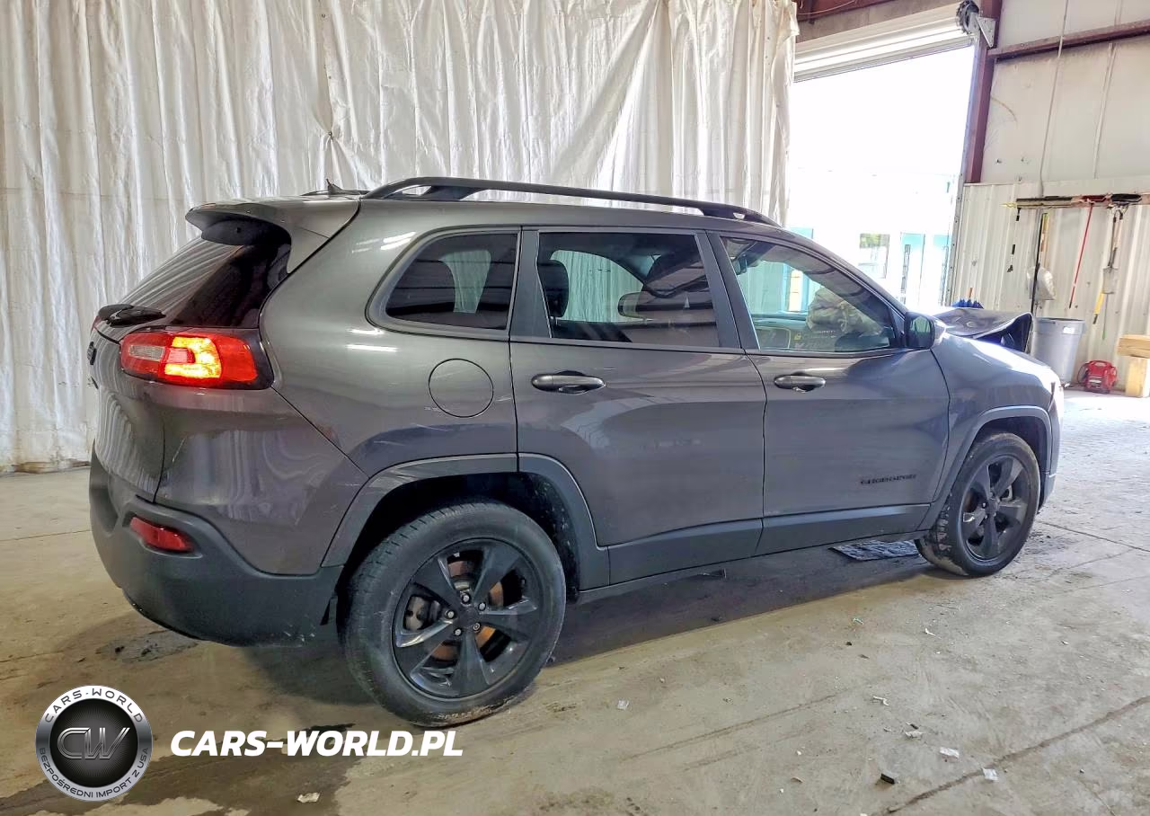 2015 Jeep Cherokee Latitude VIN:1C4PJMCB9FW775015 - 3