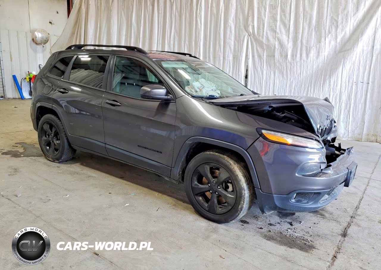 2015 Jeep Cherokee Latitude VIN:1C4PJMCB9FW775015 - 4