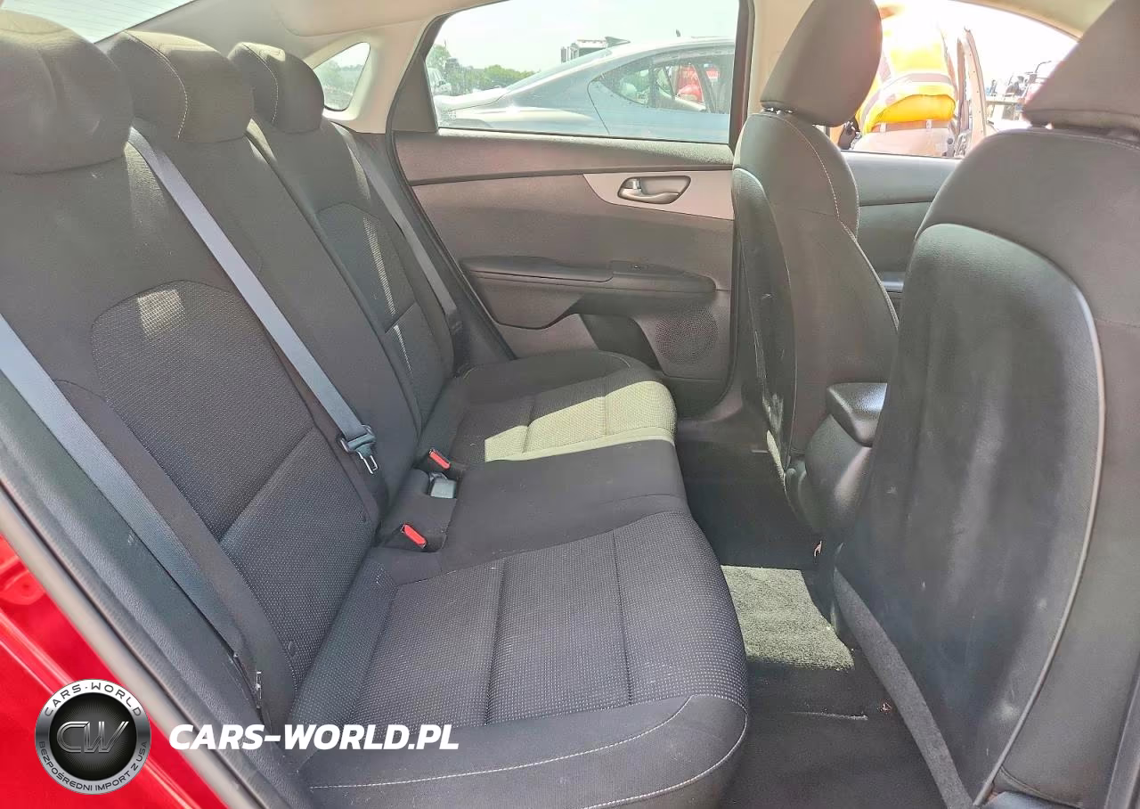 2020 Kia Forte Lxs VIN:3KPF24AD6LE261089 - 10