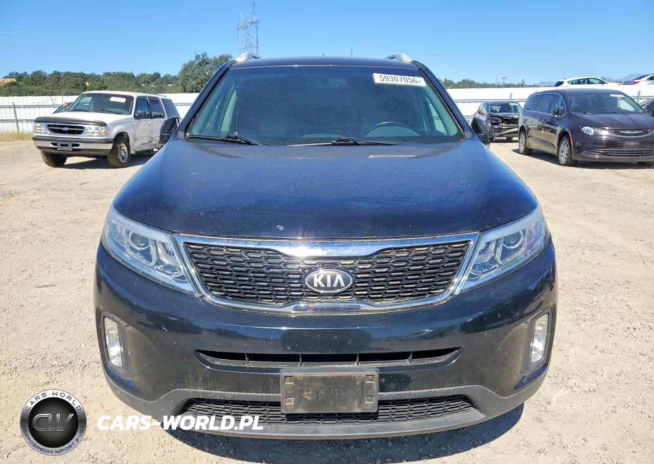 2014 Kia Sorento Lx VIN:5XYKT4A60EG470279 - 5