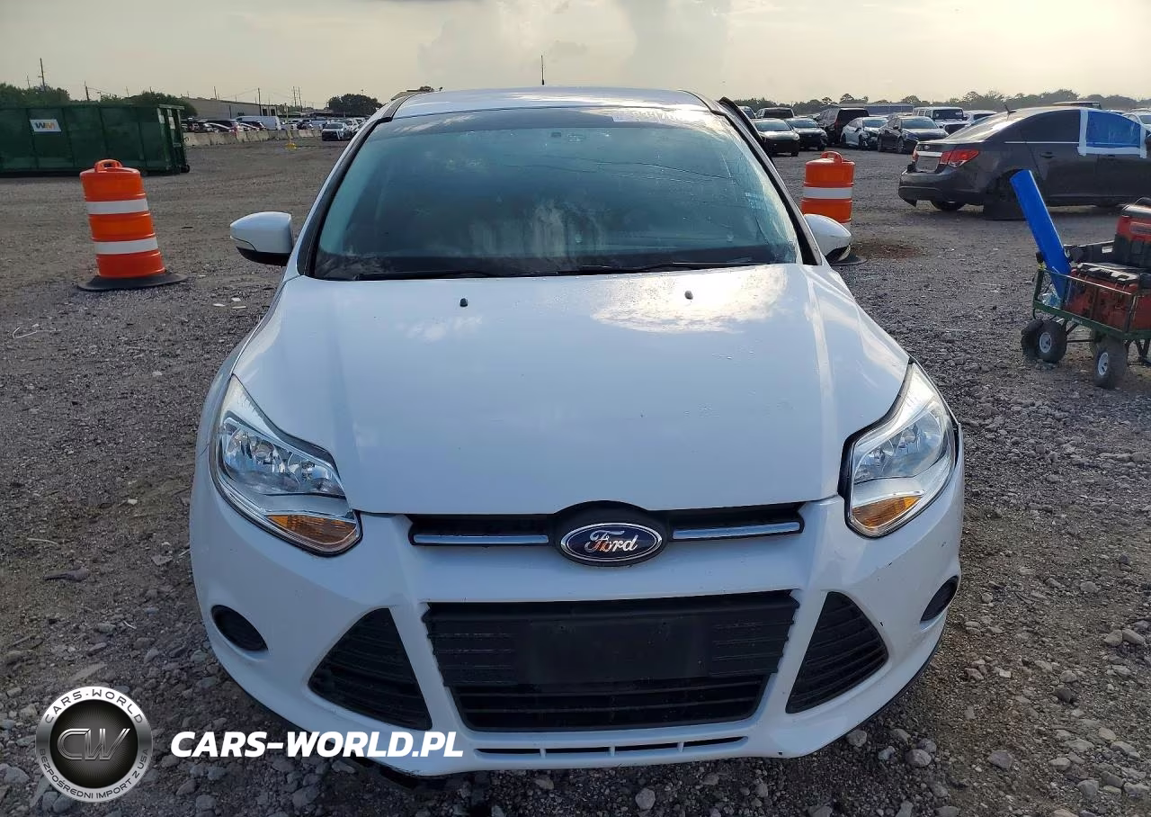 2014 Ford Focus Se VIN:1FADP3K24EL259096 - 5