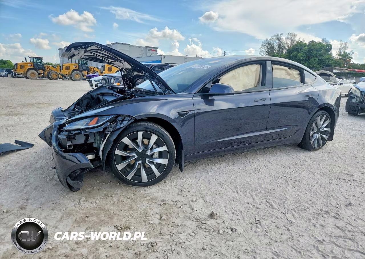 2025 Tesla Model 3 – zdjęcie 1 z 12