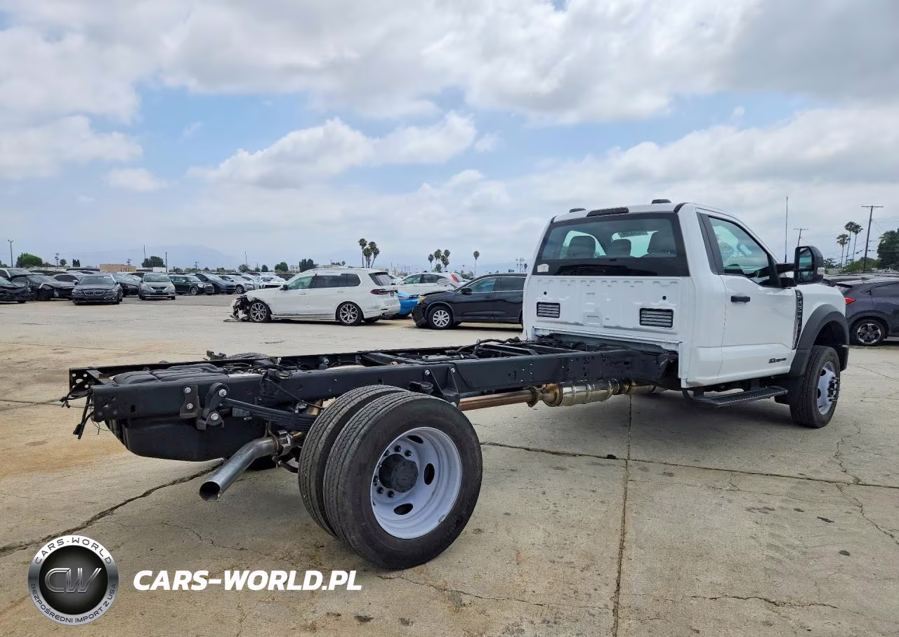 2024 Ford F550 Super Duty VIN:1FDUF5GT8RDA09415 - 3