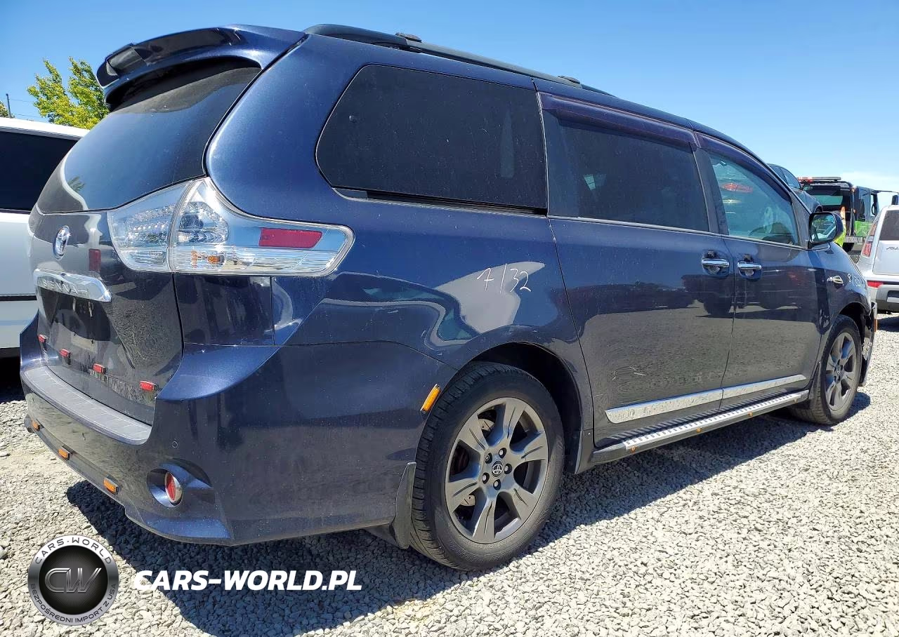 2019 Toyota Sienna Se Premium 7-Passenger VIN:5TDEZ3DC8KS211383 - 3