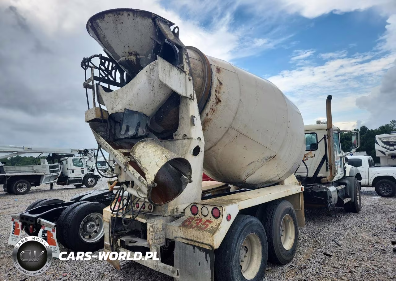 2017 Mack 800 Gu Ready Mix Truck VIN:1M2AX13C8HM037115 - 4