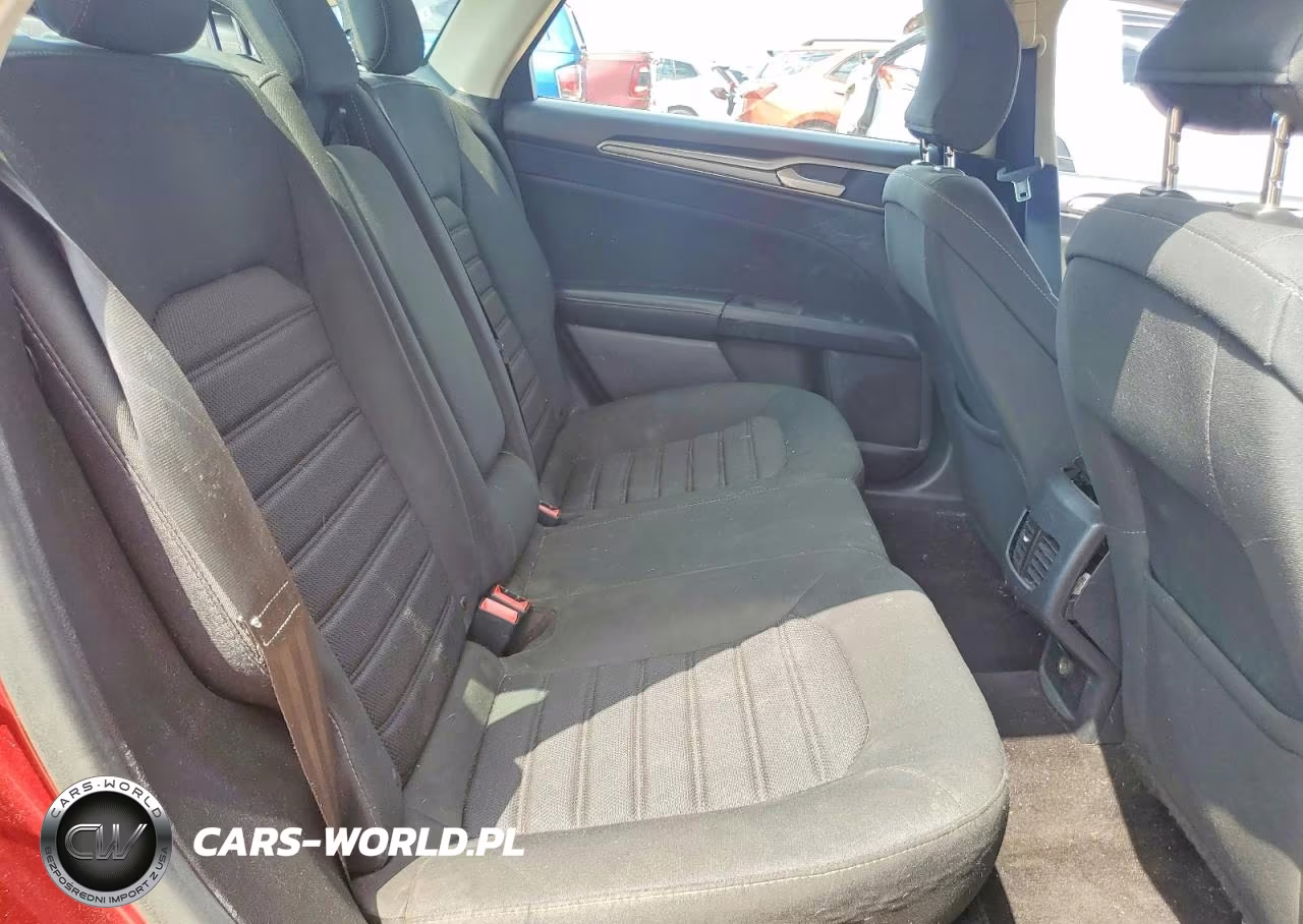 2019 Ford Fusion Se VIN:3FA6P0LU0KR240601 - 10