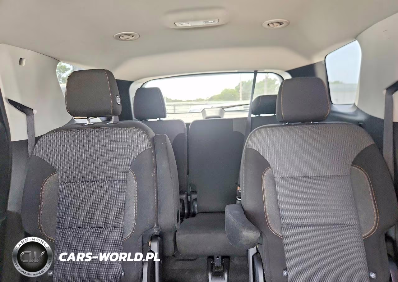 2018 Chevrolet Traverse Lt VIN:1GNERGKW8JJ127877 - 10