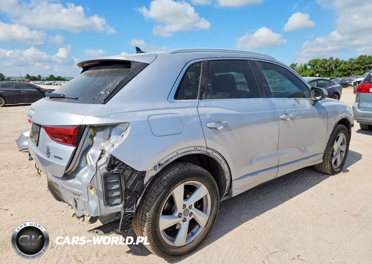 2020 Audi Q3 Premium VIN:WA1AECF35L1006703 - 3