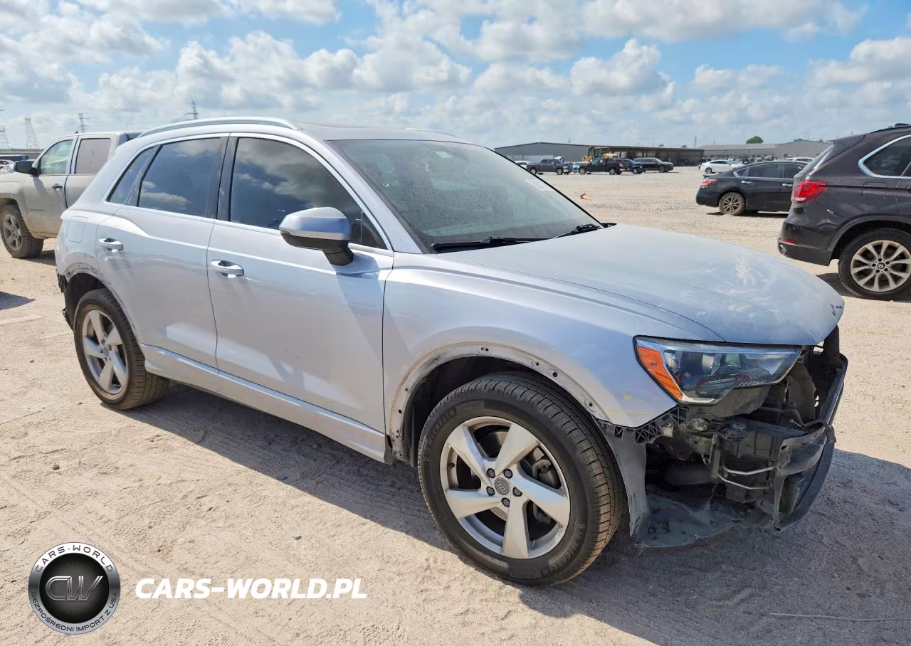 2020 Audi Q3 Premium VIN:WA1AECF35L1006703 - 4