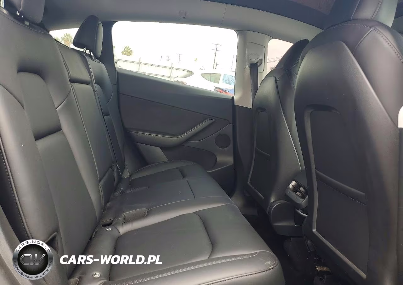 2022 Tesla Model Y VIN:7SAYGDEE9NF432351 - 10