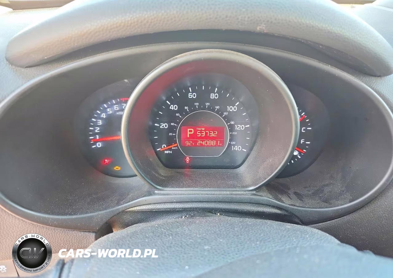 2016 Kia Soul + VIN:KNDJP3A53G7237854 - 9