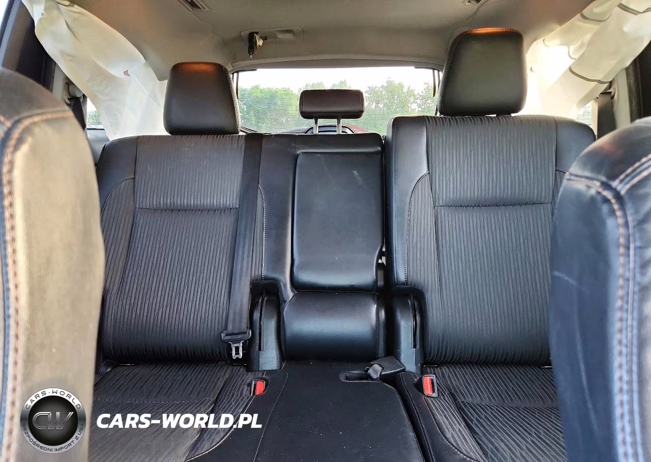2019 Toyota Highlander Le Plus VIN:5TDBZRFH6KS702260 - 10