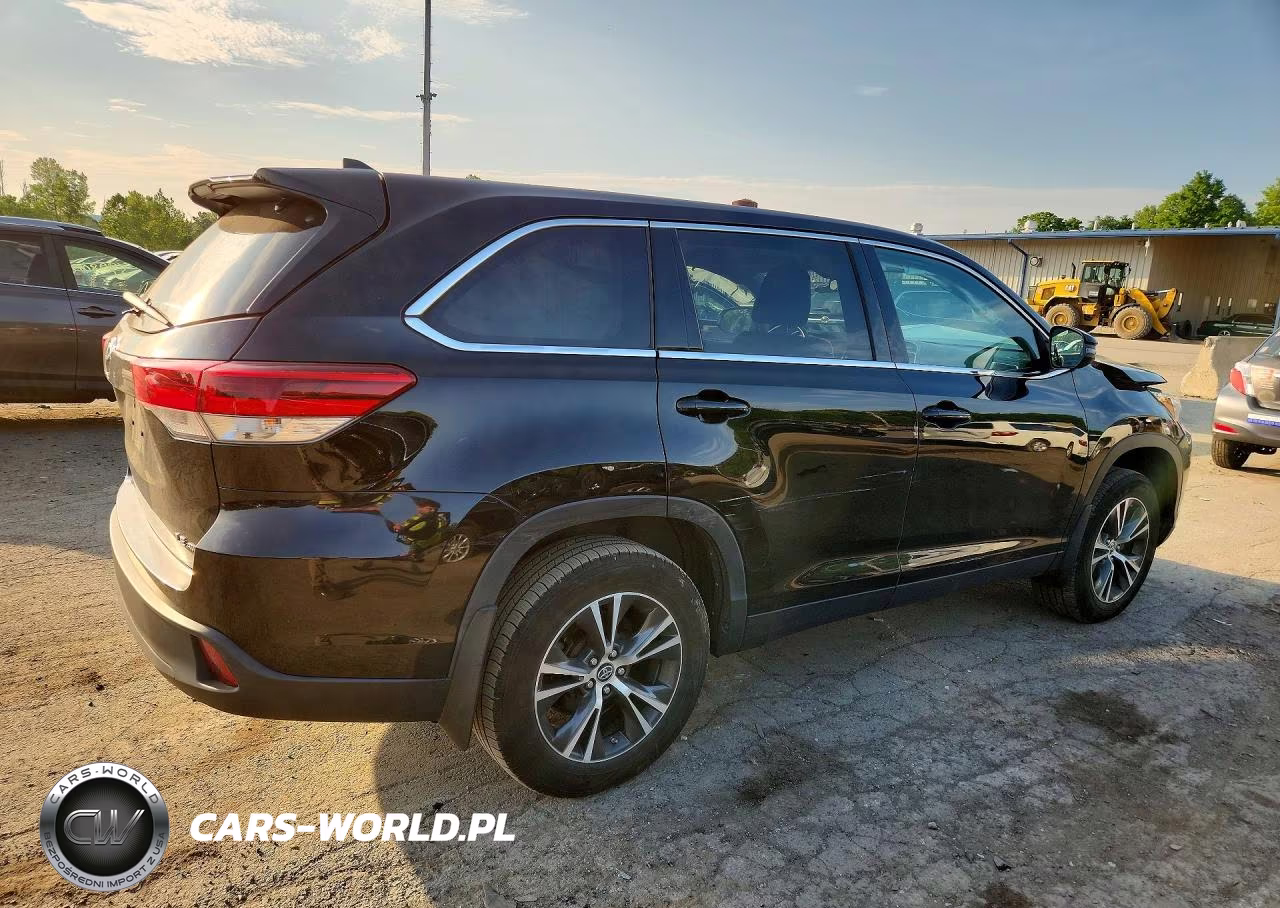 2019 Toyota Highlander Le Plus VIN:5TDBZRFH6KS702260 - 3