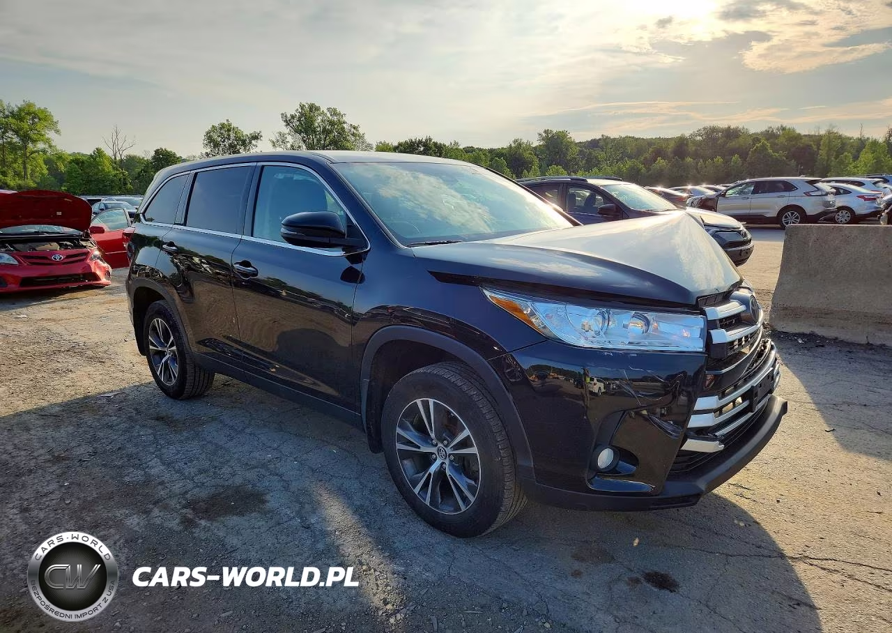2019 Toyota Highlander Le Plus VIN:5TDBZRFH6KS702260 - 4