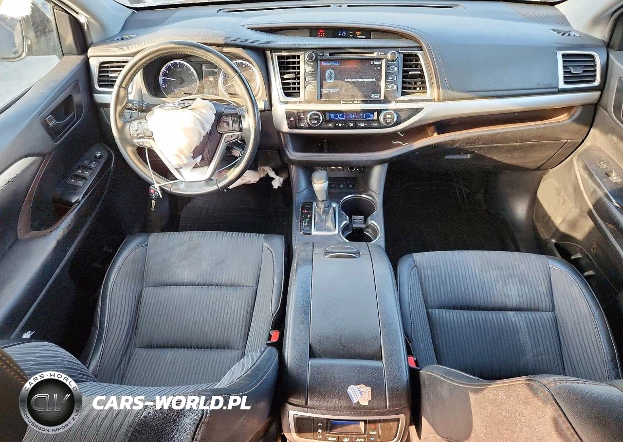 2019 Toyota Highlander Le Plus VIN:5TDBZRFH6KS702260 - 8