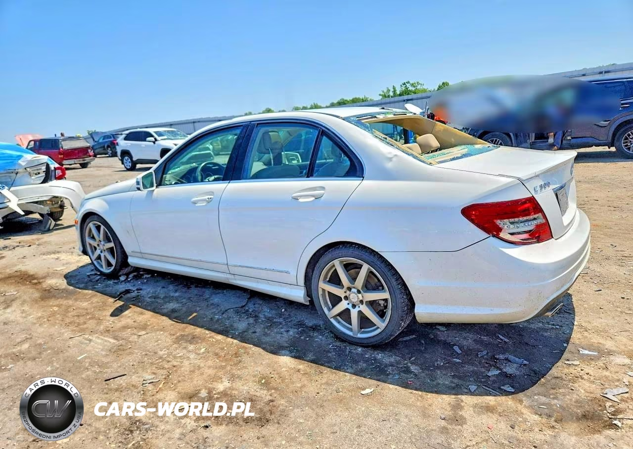 2014 Mercedes-Benz C 300 4Matic VIN:WDDGF8AB2EA923339 - 2