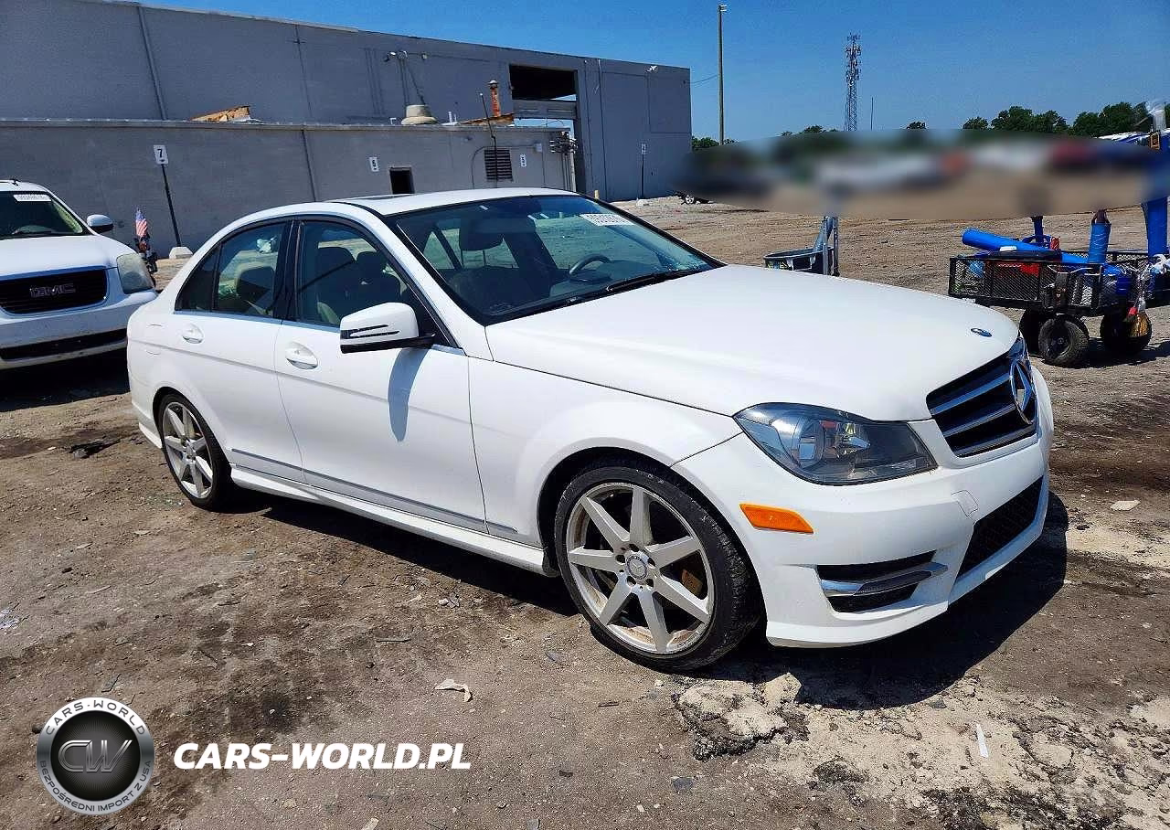 2014 Mercedes-Benz C 300 4Matic VIN:WDDGF8AB2EA923339 - 4