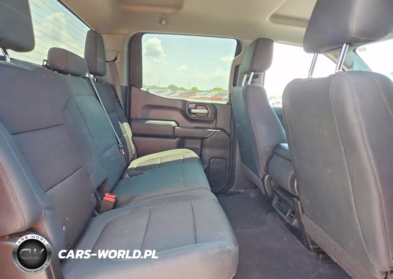 2020 Chevrolet Silverado K1500 Custom VIN:1GCUYBEF2LZ143387 - 10