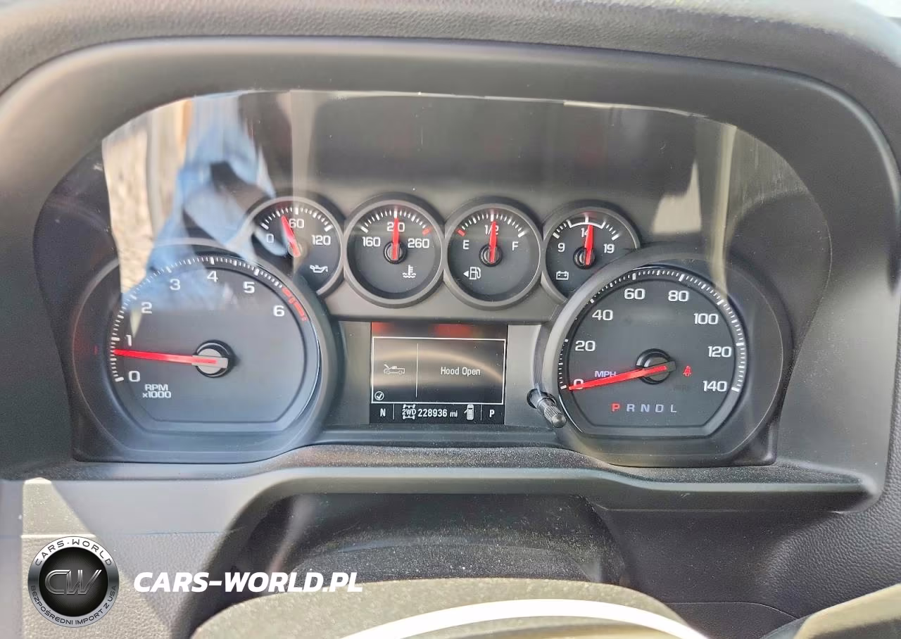 2020 Chevrolet Silverado K1500 Custom VIN:1GCUYBEF2LZ143387 - 9