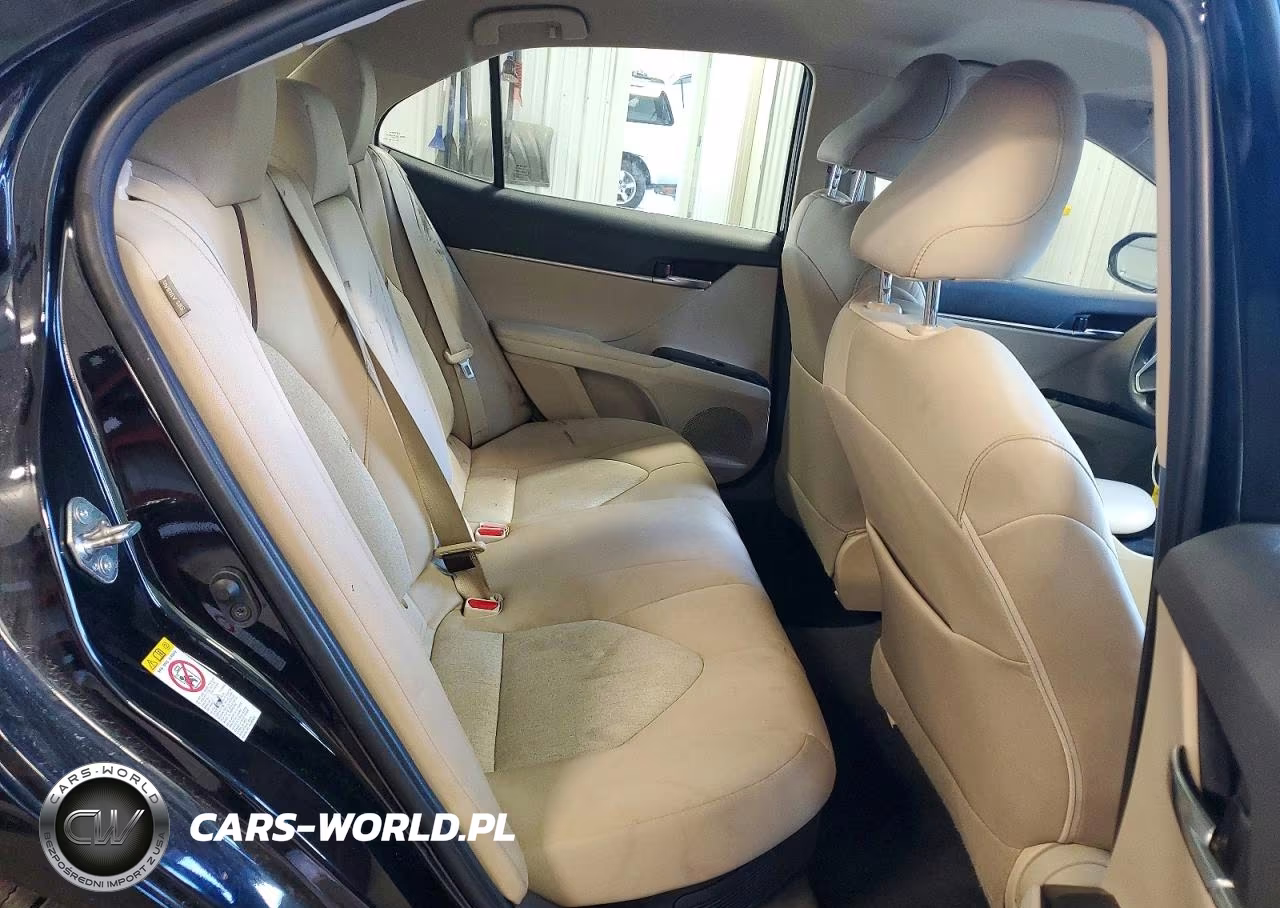 2018 Toyota Camry Le VIN:4T1B31HK6JU001994 - 10