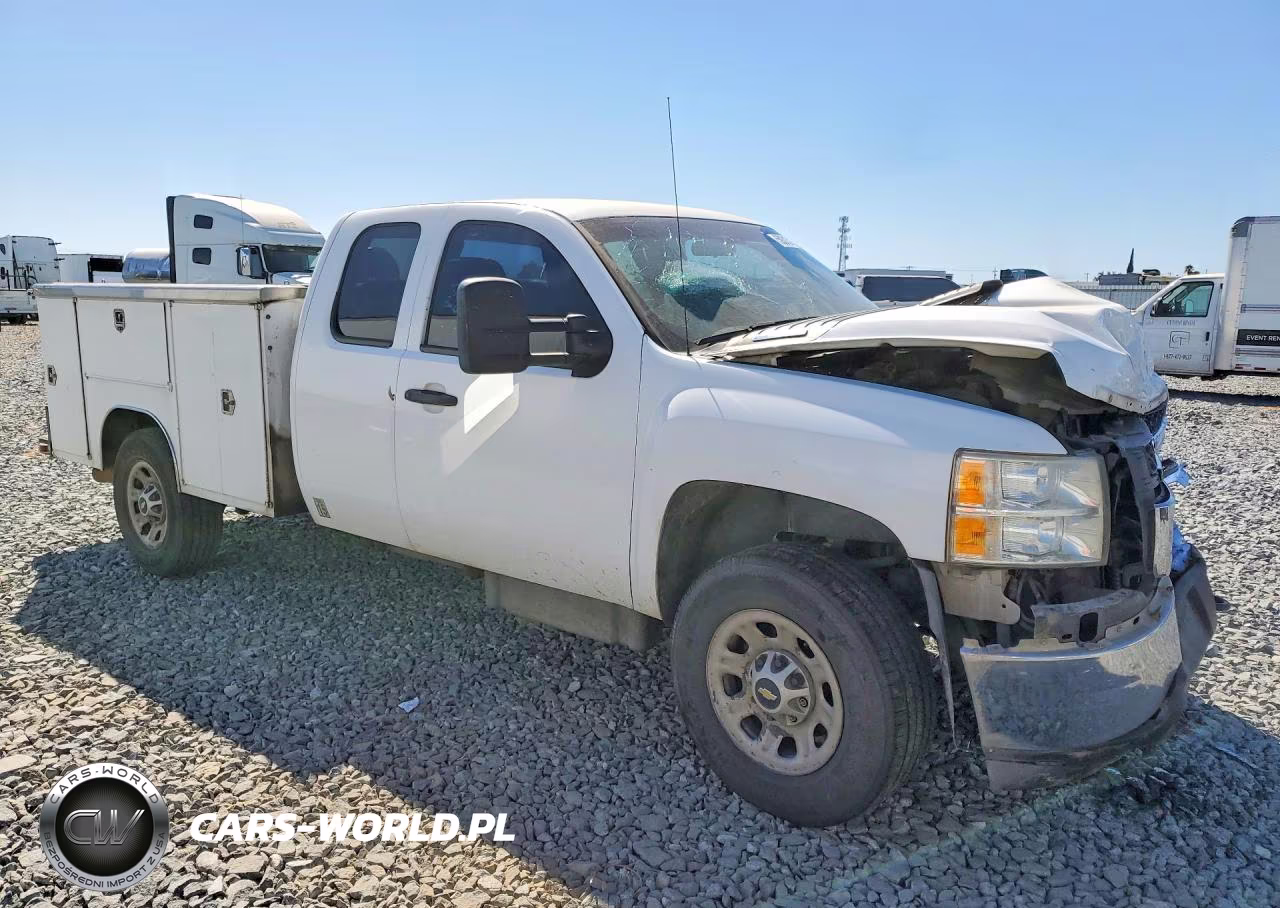 2013 Chevrolet Silverado C3500 VIN:1GB5CZC85DZ236460 - 4