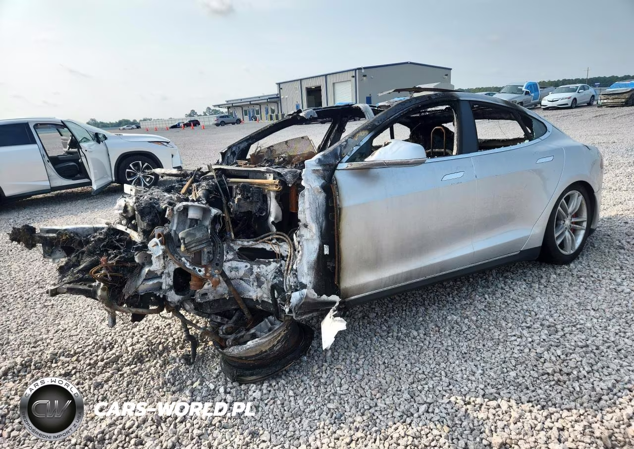2015 Tesla Model S P85D