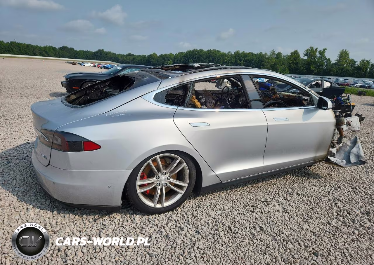 2015 Tesla Model S P85D VIN:5YJSA1H43FF091908 - 3