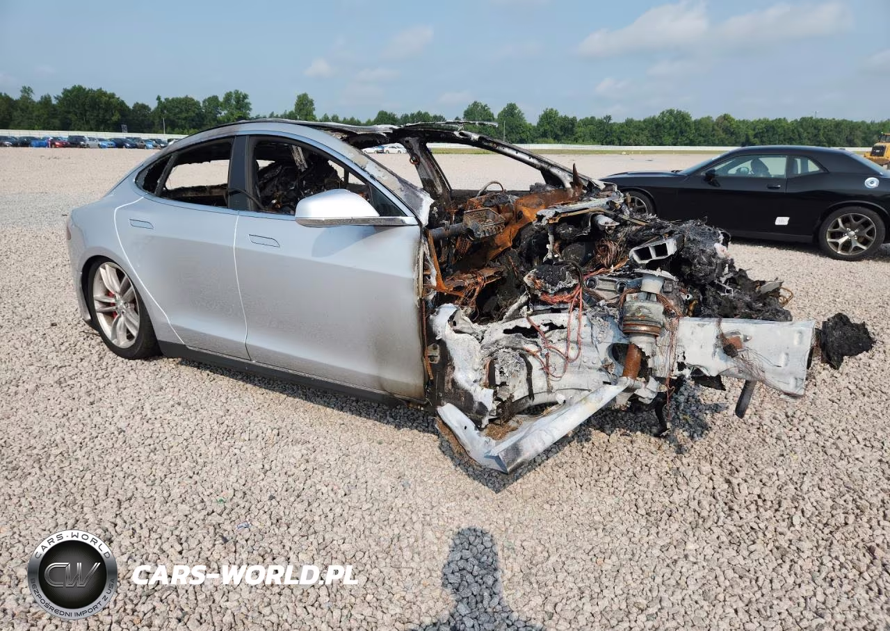 2015 Tesla Model S P85D VIN:5YJSA1H43FF091908 - 4