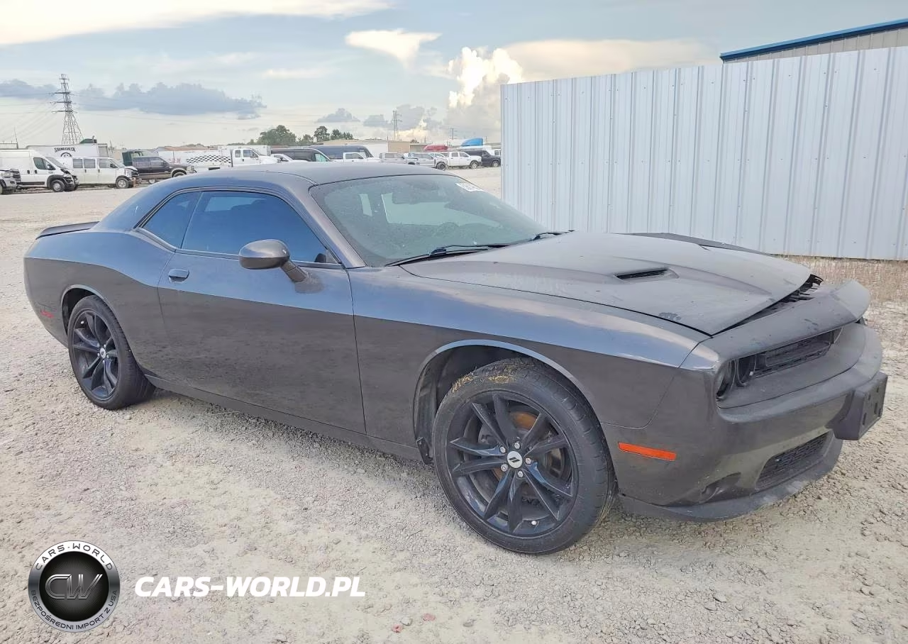 2018 Dodge Challenger Sxt VIN:2C3CDZAG4JH204724 - 4