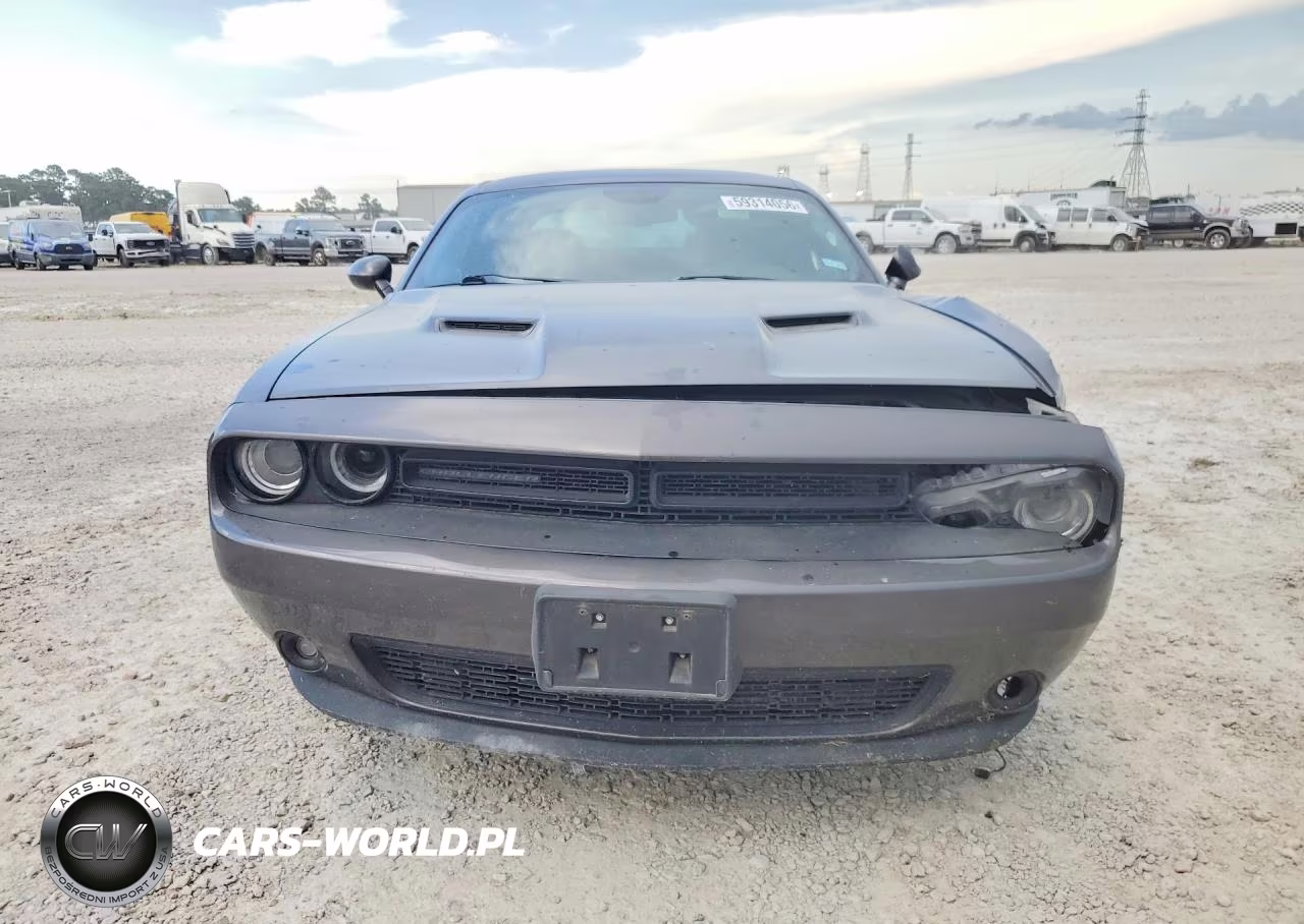 2018 Dodge Challenger Sxt VIN:2C3CDZAG4JH204724 - 5
