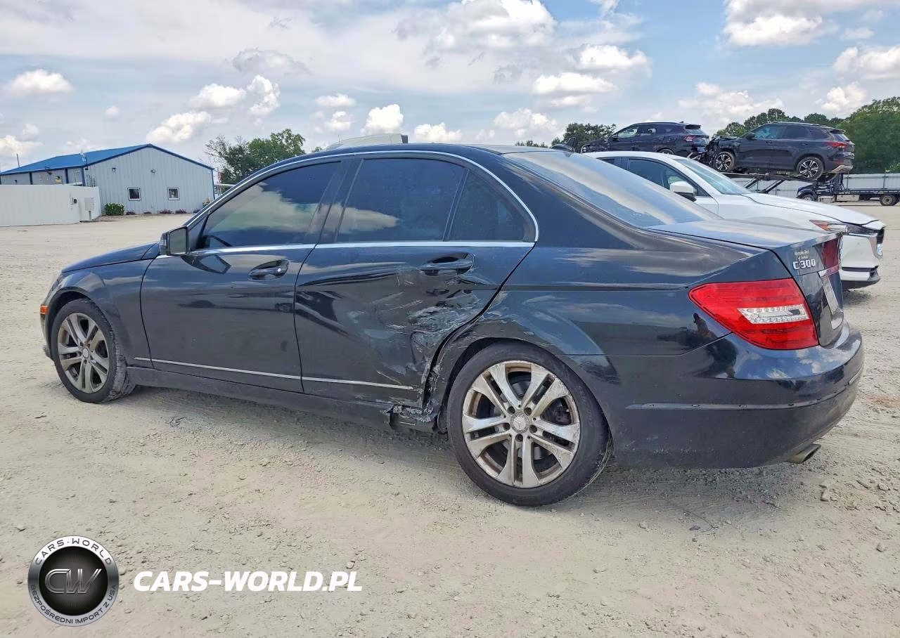 MERCEDES-BENZ C 300 VIN:WDDGF8BBXCR200027 - 2
