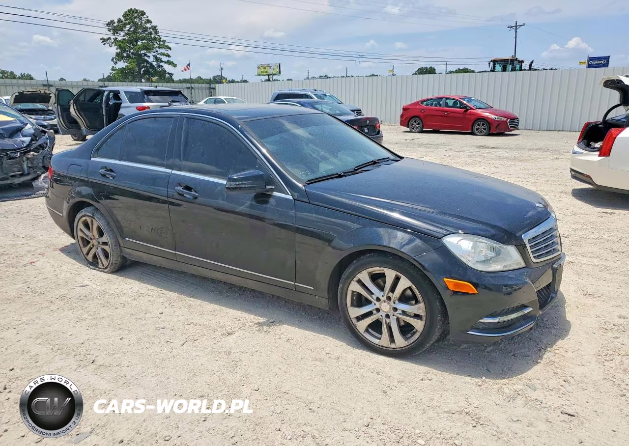 MERCEDES-BENZ C 300 VIN:WDDGF8BBXCR200027 - 4