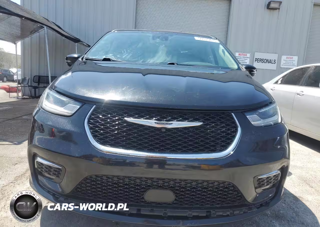 2022 Chrysler Pacifica Hybrid Touring L VIN:2C4RC1L73NR167110 - 5