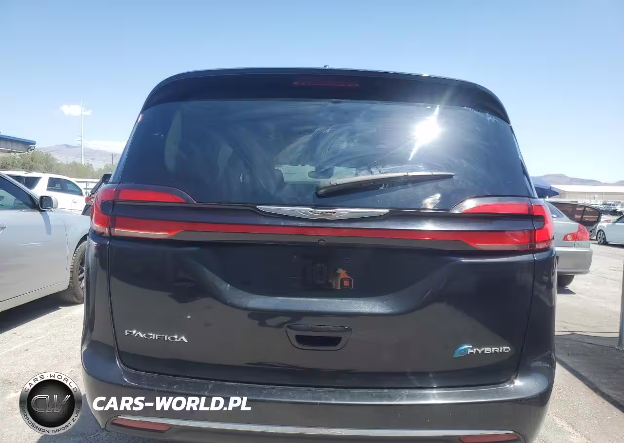2022 Chrysler Pacifica Hybrid Touring L VIN:2C4RC1L73NR167110 - 6
