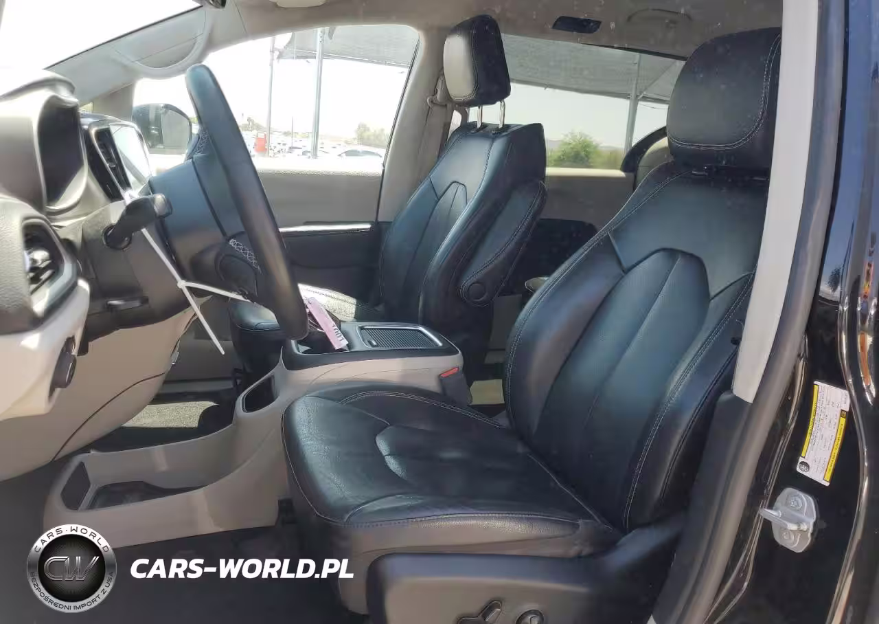 2022 Chrysler Pacifica Hybrid Touring L VIN:2C4RC1L73NR167110 - 7