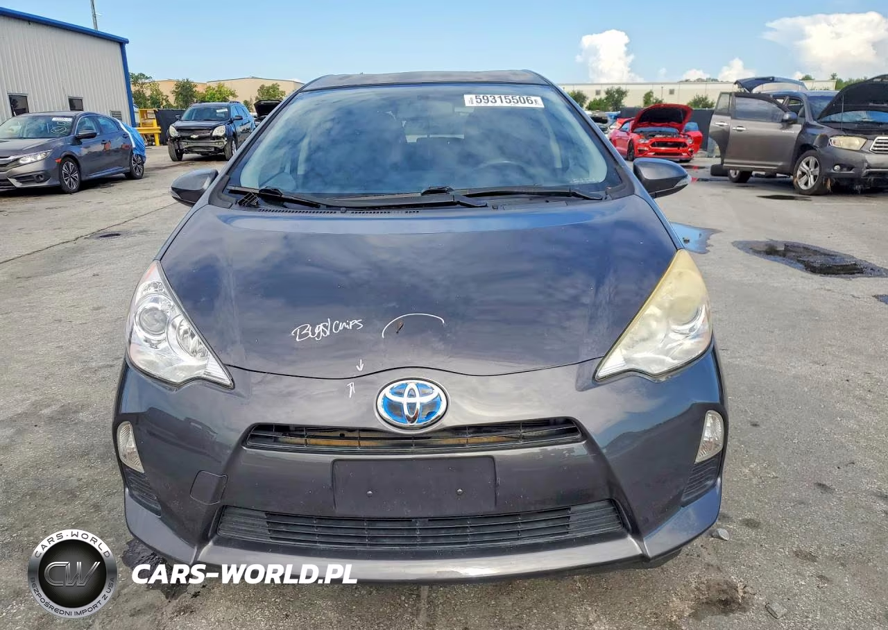 2014 Toyota Prius C Two VIN:JTDKDTB34E1560496 - 5