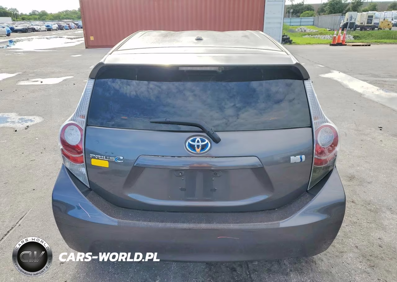 2014 Toyota Prius C Two VIN:JTDKDTB34E1560496 - 6