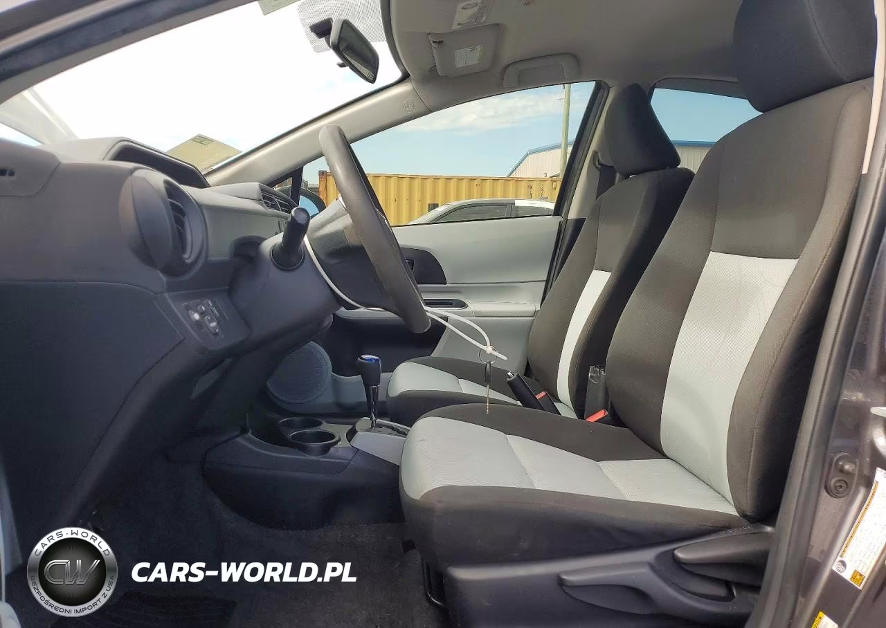 2014 Toyota Prius C Two VIN:JTDKDTB34E1560496 - 7