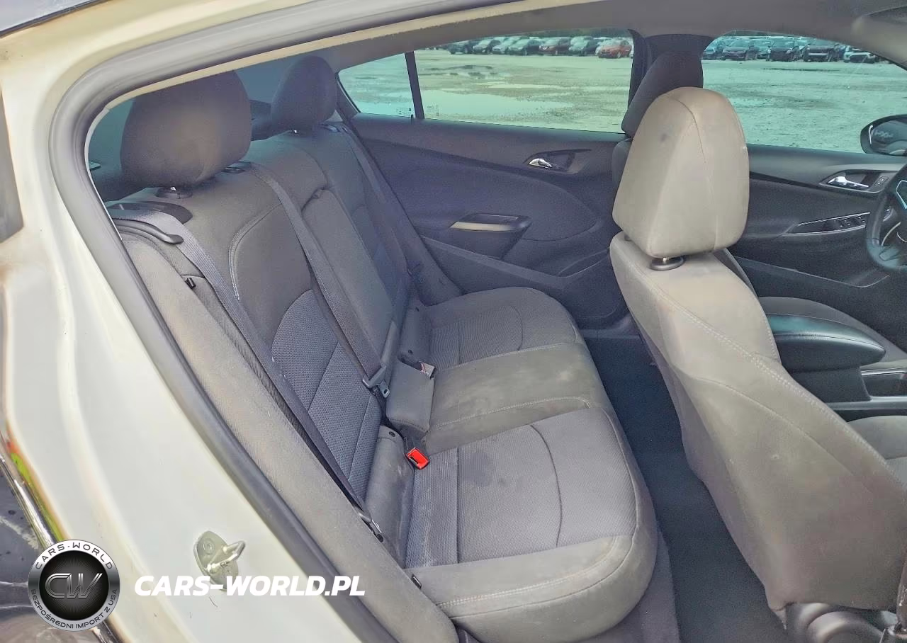 2019 Chevrolet Cruze Lt VIN:1G1BE5SM0K7146537 - 10