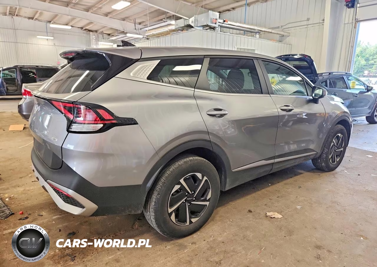 2025 Kia Sportage Lx VIN:KNDPUCDG1S7236873 - 3