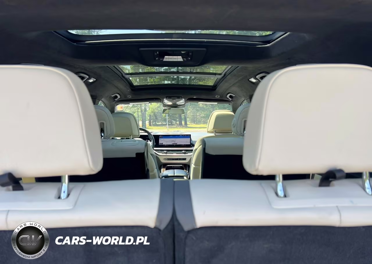 2023 BMW X7 xDrive40I VIN:5UX23EM00P9P15677 - 9