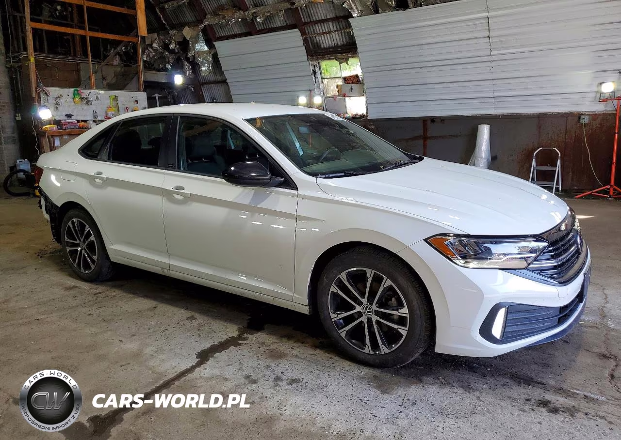2024 Volkswagen Jetta Sport VIN:3VWBM7BU3RM083548 - 4