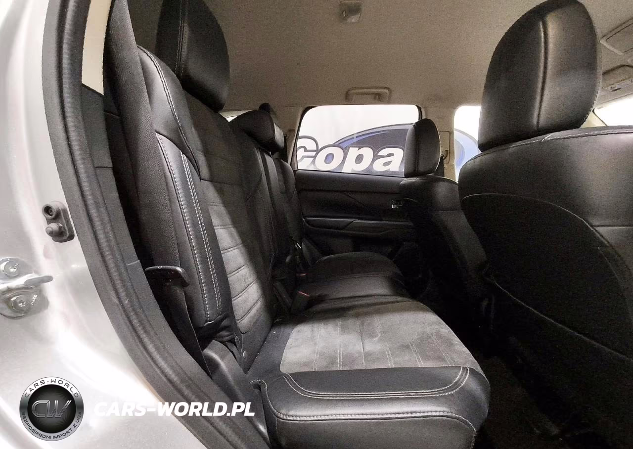 2020 Mitsubishi Outlander Se-Sel-Le VIN:JA4AD3A33LZ004119 - 11
