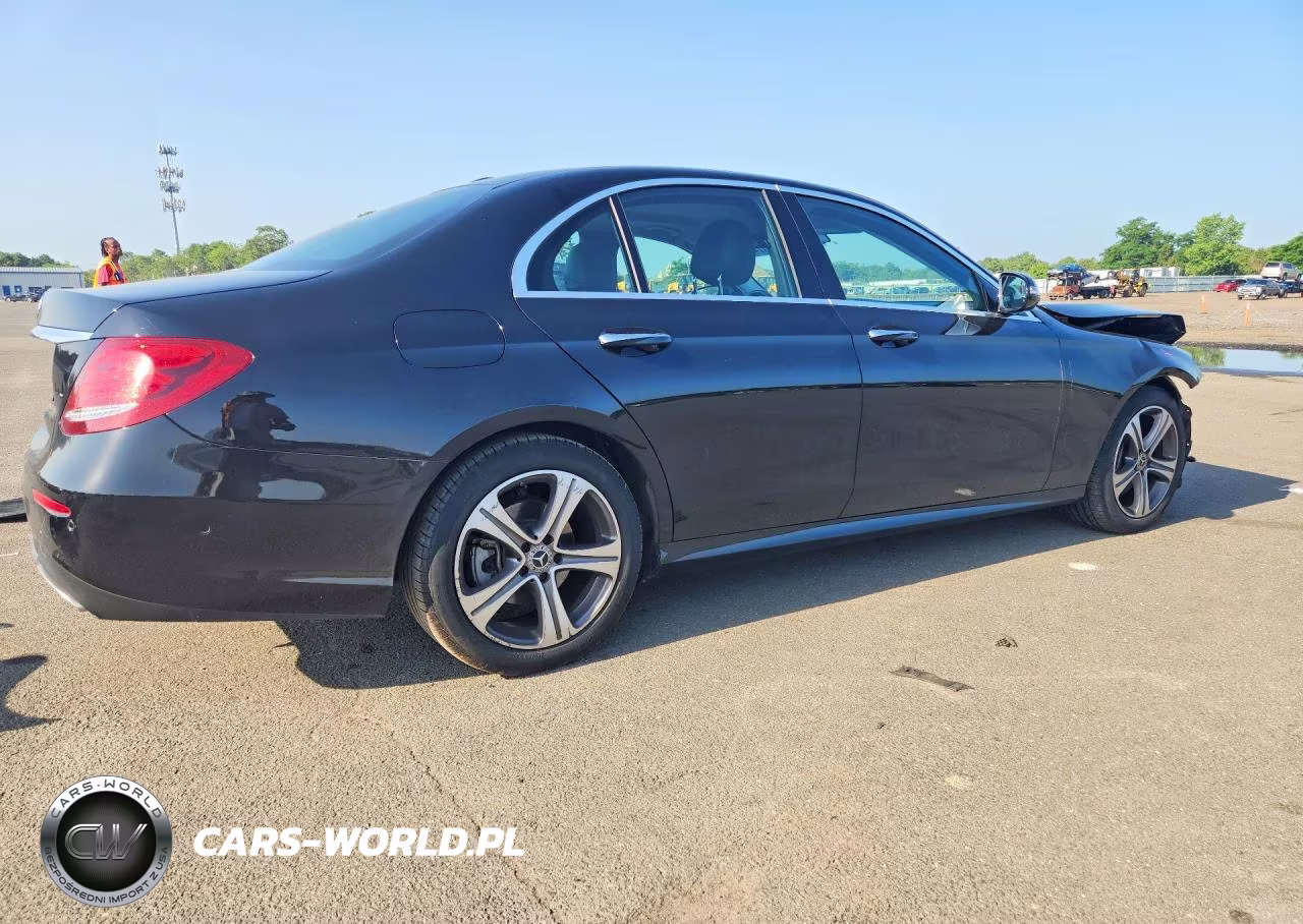 2018 Mercedes-Benz E 300 VIN:WDDZF4JB6JA479118 - 3
