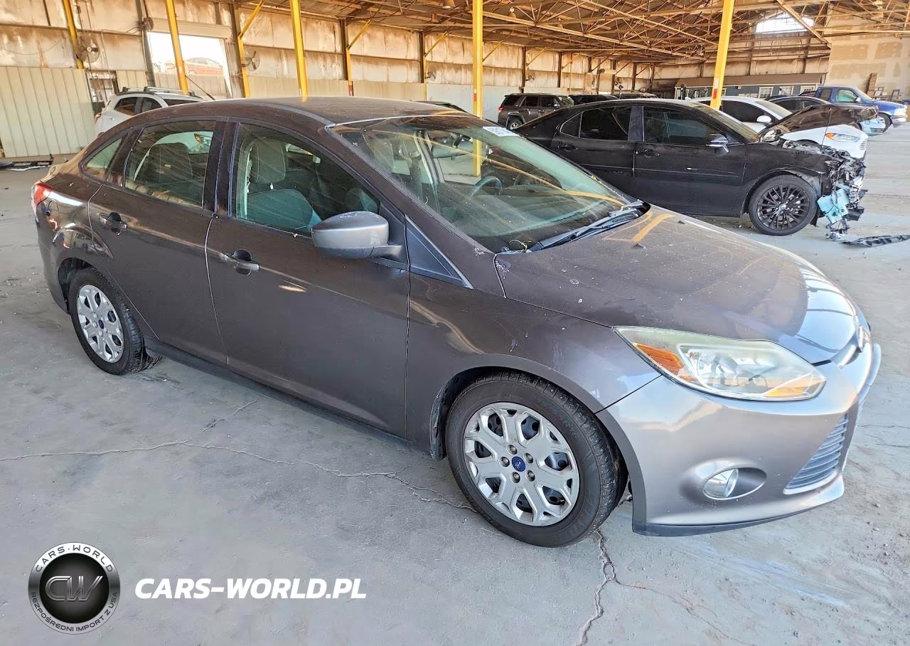 2012 Ford Focus Se VIN:1FAHP3F2XCL257541 - 4