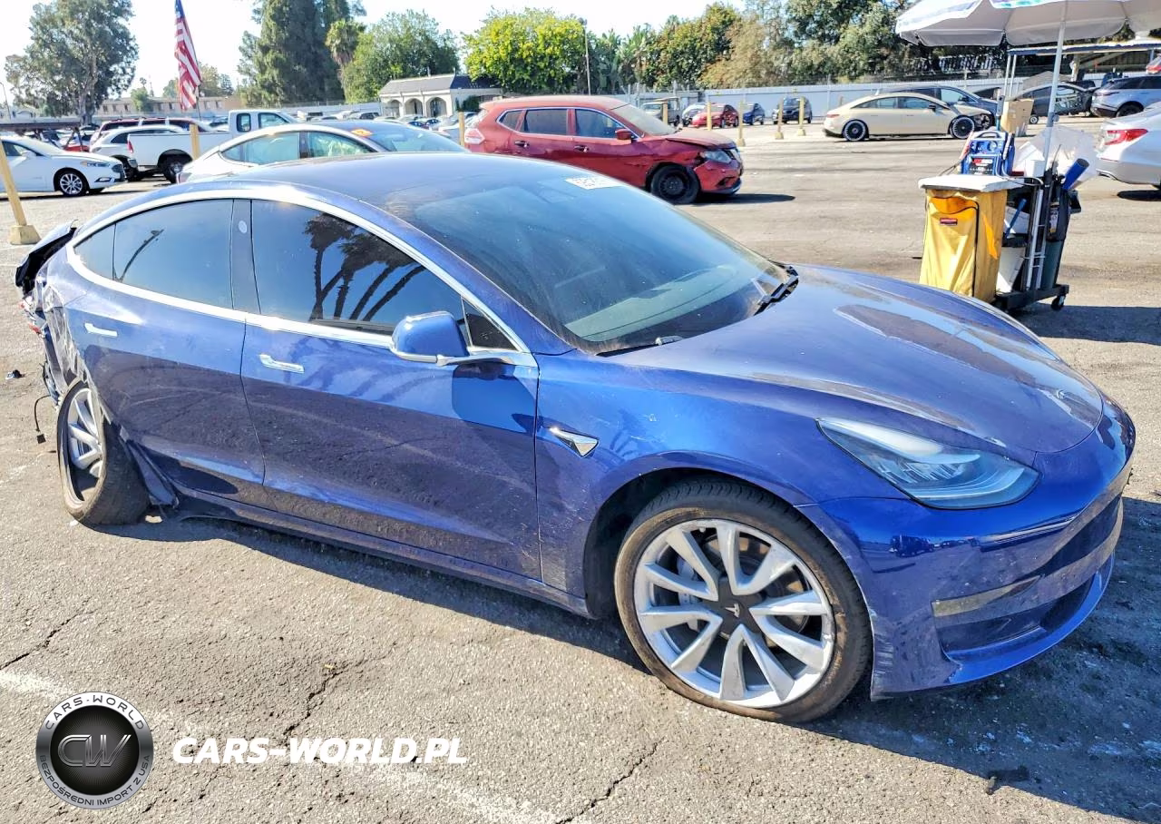 2018 Tesla Model 3 VIN:5YJ3E1EA6JF047039 - 4