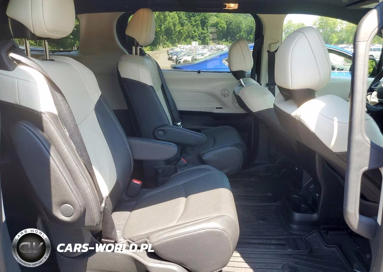 2025 Toyota Sienna Limited 7-Passenger VIN:5TDZSKFC1SS184668 - 11