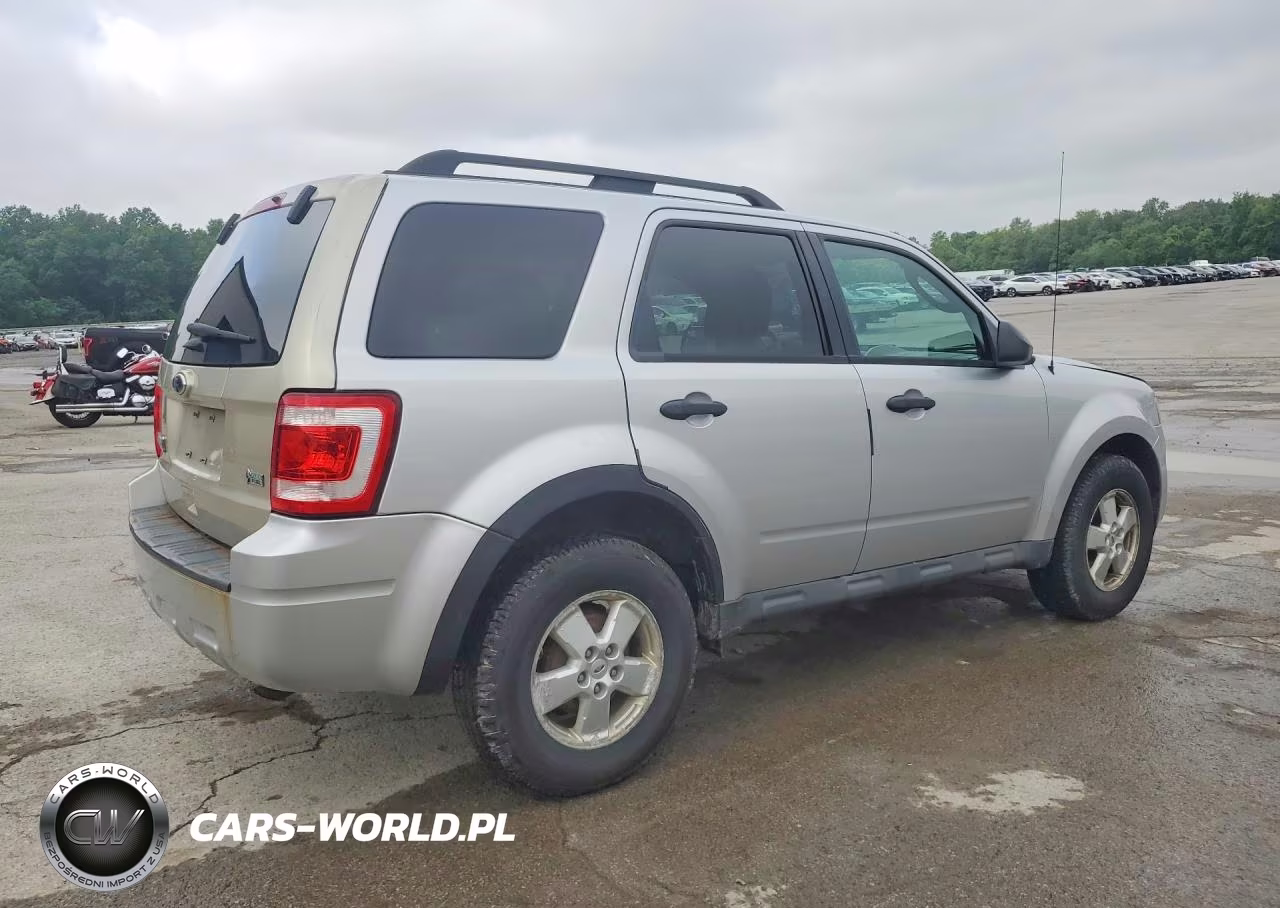2010 Ford Escape Xlt VIN:1FMCU9D7XAKD12941 - 3